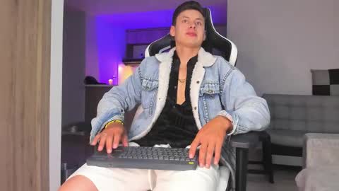 Snapshot of tiago_goez chatting on 8, 10, 2025 santiago online show from 8, 10, 2025