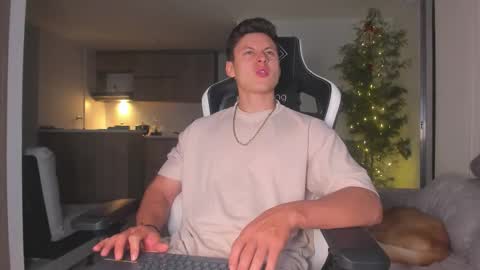 Snapshot of tiago_goez chatting on 21, 11, 2025 santiago online show from 21, 11, 2025