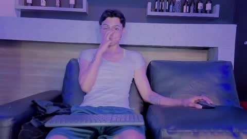 Snapshot of tian_sex chatting on 18, 5, 2026 online show from 18, 5, 2026