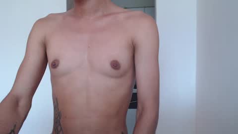Snapshot of tianiiss_sweet chatting on 16, 7, 2026 Tiana online show from 16, 7, 2026