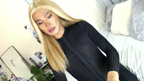 Snapshot of tiara_perezx chatting on 5, 3, 2025 Sam online show from 5, 3, 2025