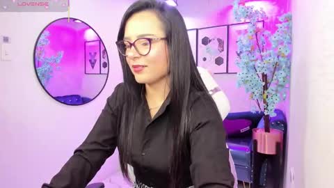 Tiara  online show from 4, 2, 2026