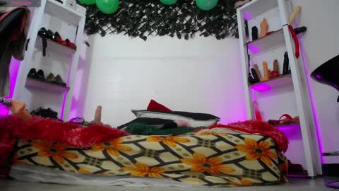 Tifanny Nails  online show from 5, 4, 2026