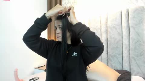 Snapshot of tifany__ross chatting on 1, 3, 2025 Tiff3 online show from 1, 3, 2025