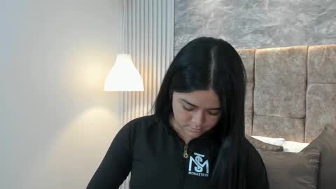 Snapshot of tifany__ross chatting on 12, 3, 2025 Tiff3 online show from 12, 3, 2025