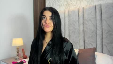 Snapshot of tifany__ross chatting on 12, 10, 2025 Tiff3 online show from 12, 10, 2025