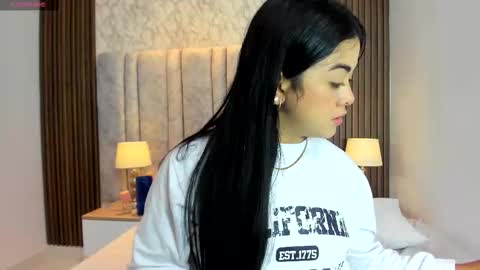 Snapshot of tifany__ross chatting on 17, 10, 2025 Tiff3 online show from 17, 10, 2025