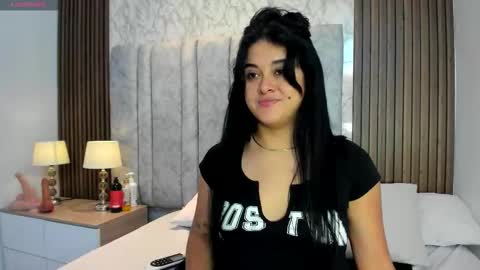 Snapshot of tifany__ross chatting on 18, 10, 2025 Tiff3 online show from 18, 10, 2025