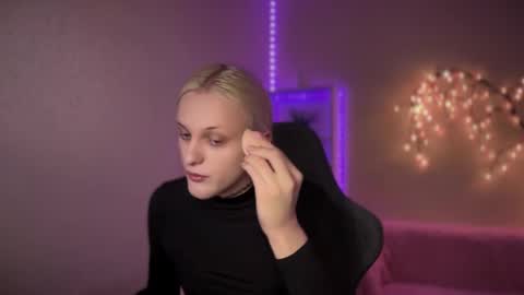 Amira online show from 3, 11, 2025