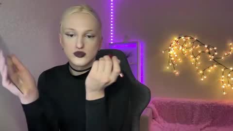 Amira online show from 28, 11, 2025