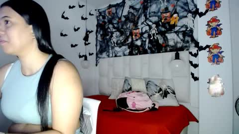 Snapshot of tiffany___pink chatting on 19, 10, 2025 tiffany online show from 19, 10, 2025