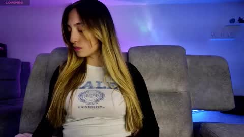 Snapshot of tiffany_bela chatting on 13, 9, 2025 Tiffany Bela online show from 13, 9, 2025