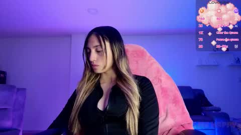 Snapshot of tiffany_bela chatting on 3, 10, 2025 Tiffany Bela online show from 3, 10, 2025