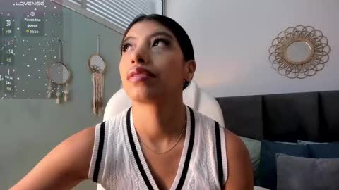 Snapshot of tiffany_low chatting on 13, 9, 2025 tiffany_low online show from 13, 9, 2025