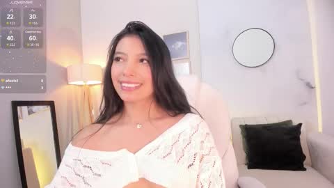 Snapshot of tiffany_low chatting on 8, 11, 2025 tiffany_low online show from 8, 11, 2025