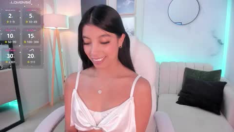 Snapshot of tiffany_low chatting on 26, 11, 2025 tiffany_low online show from 26, 11, 2025