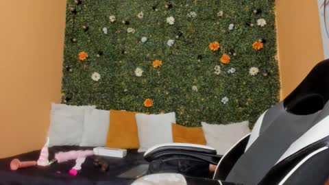 Snapshot of tiffany_sander chatting on 28, 12, 2024 tiffany_sander online show from 28, 12, 2024