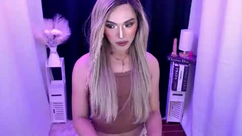 Snapshot of tiffany_welson chatting on 15, 11, 2025 tiffany online show from 15, 11, 2025