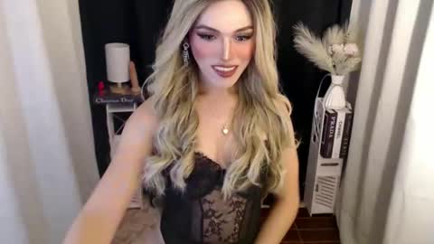 Snapshot of tiffany_welson chatting on 2, 12, 2025 tiffany online show from 2, 12, 2025