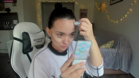  Tiffany  online show from 31, 1, 2025