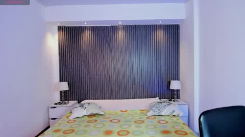 tiffanyhoustton online show from 4, 4, 2026