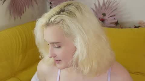 tiffanyjons online show from 28, 10, 2025