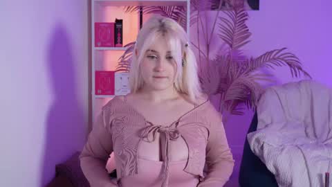 tiffanyjons online show from 24, 3, 2026