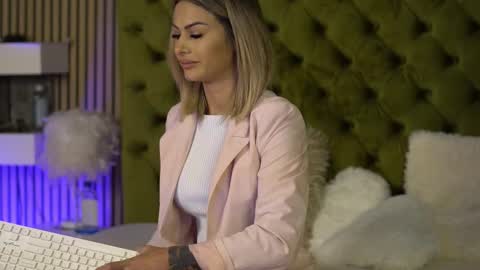 Ilaria online show from 16, 9, 2025