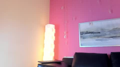 Stefany Suarez online show from 1, 3, 2025