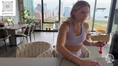 Tiffstreatsxoxo online show from 25, 10, 2025