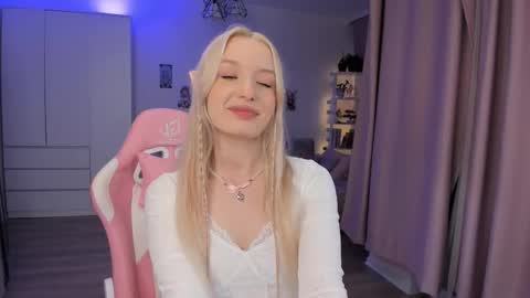 Snapshot of tiffy_fox chatting on 3, 2, 2026 Tiffany online show from 3, 2, 2026