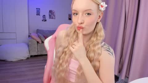 Snapshot of tiffy_fox chatting on 7, 2, 2026 Tiffany online show from 7, 2, 2026