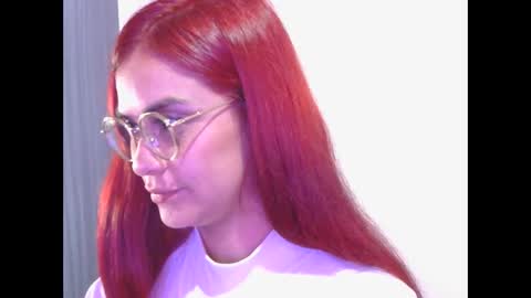 Snapshot of tiiny_emiily chatting on 26, 4, 2026 TIINY Special show when it reaches 10000 flowers online show from 26, 4, 2026