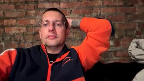 Snapshot of timn420 chatting on 15, 12, 2025 timn420 online show from 15, 12, 2025