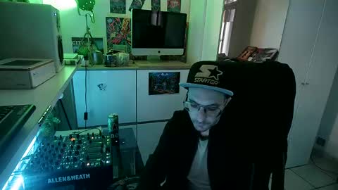 Snapshot of timsfeet chatting on 4, 1, 2025 m0rty Kitty online show from 4, 1, 2025