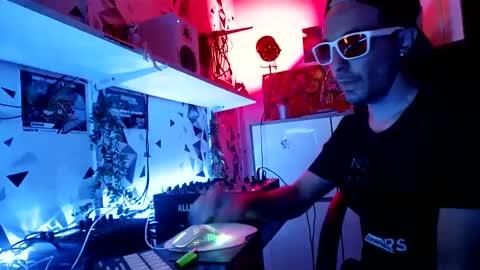 Snapshot of timsfeet chatting on 19, 9, 2025 m0rty Kitty online show from 19, 9, 2025