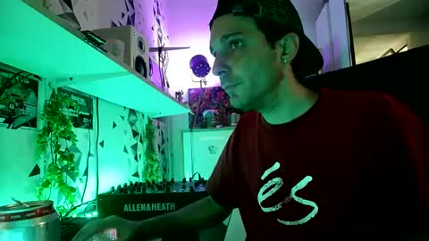 Snapshot of timsfeet chatting on 1, 10, 2025 m0rty Kitty online show from 1, 10, 2025