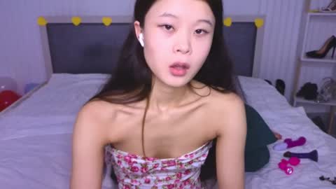 tina__kim online show from 5, 2, 2025