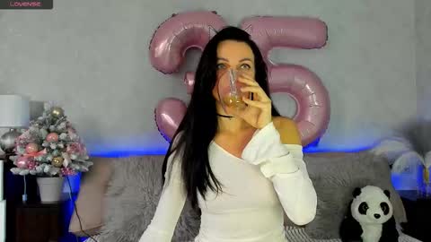 Snapshot of tina_mart chatting on 30, 11, 2025 Tina online show from 30, 11, 2025