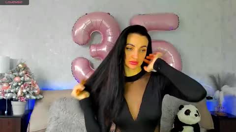 Snapshot of tina_mart chatting on 5, 12, 2025 Tina online show from 5, 12, 2025