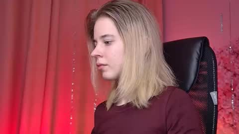 Tina Davil online show from 6, 2, 2026