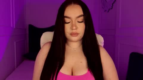 hi im curvy babyface girlie Tina online show from 18, 3, 2026