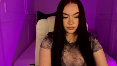 hi im curvy babyface girlie Tina online show from 20, 3, 2026