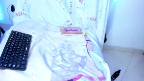 Snapshot of tinas_smith chatting on 1, 10, 2025 tinas_smith online show from 1, 10, 2025
