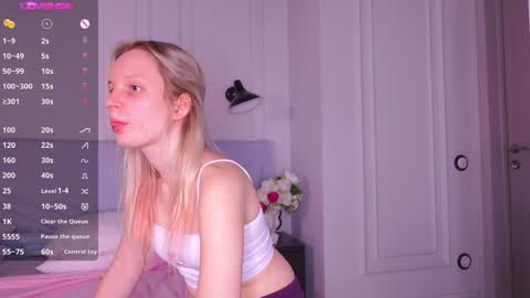 Snapshot of tinasiner chatting on 22, 12, 2024 tinasiner online show from 22, 12, 2024