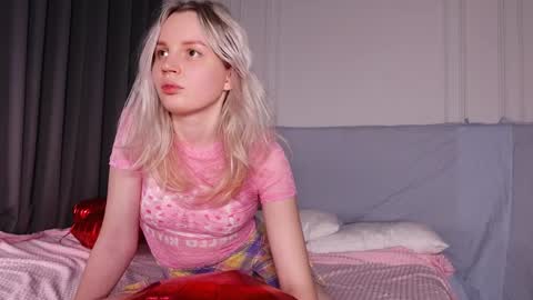 Snapshot of tinasiner chatting on 5, 2, 2025 tinasiner online show from 5, 2, 2025