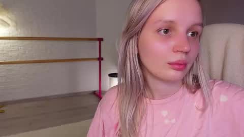 Snapshot of tinasiner chatting on 15, 9, 2025 tinasiner online show from 15, 9, 2025