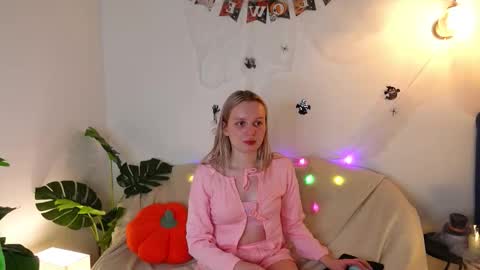 Snapshot of tinasiner chatting on 17, 10, 2025 tinasiner online show from 17, 10, 2025