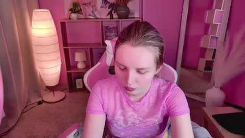 Snapshot of tinasiner chatting on 24, 11, 2025 tinasiner online show from 24, 11, 2025