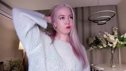 Snapshot of tinastevenson chatting on 21, 10, 2025 Annie online show from 21, 10, 2025